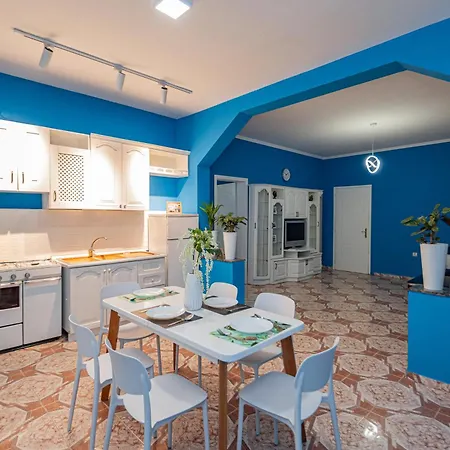 Al3 Apartment
